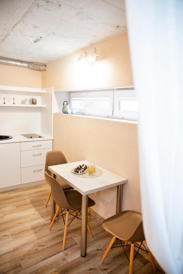 Apartment In Garage With Free Parking Kaunas Exterior photo
