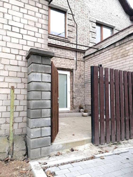 Apartment In Garage With Free Parking Kaunas Exterior photo